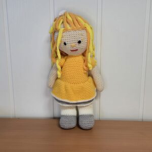 Poupee aux cheveux claires